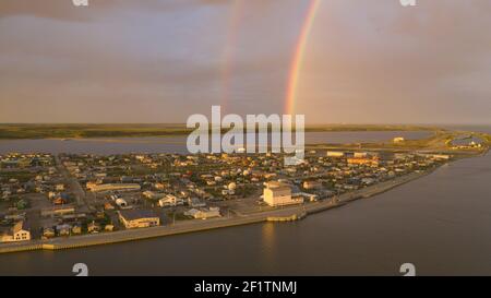 Sturm erzeugt Regenbogen über dem Nordwest-Arktischen Borough von Kotzebue Alaska Stockfoto