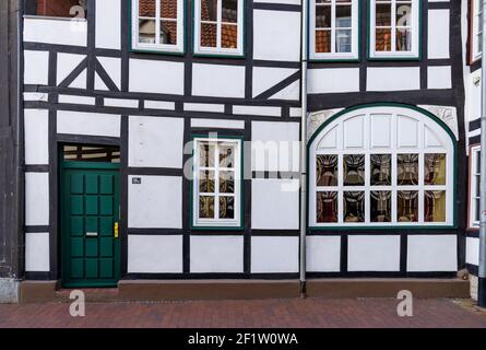 Gut erhaltene historische Fachwerkhausfassaden im alten Stadtzentrum Von Hameln Stockfoto