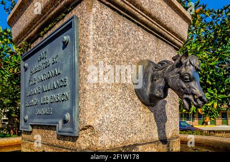 Eine Wassertrog von 1907, präsentiert von der National Humane Alliance, ist abgebildet, 6. März 2021, in Mobile, Alabama. Stockfoto