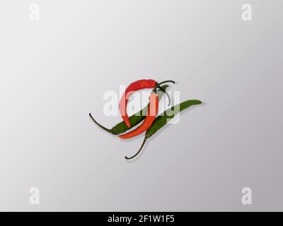 Grüne Und Rote Farbe Würzige Indische Chili In Weißem Hintergrund Stockfoto