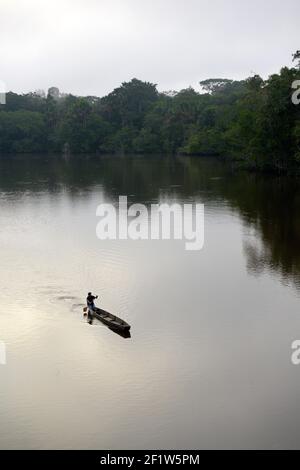 Kanufahren auf dem Lake Garzacocha, La Selva Amazon Ecolodge, Orellana, Ecuador Stockfoto