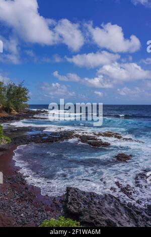 Roter Sandstrand, Kaihalulu Beach, Hana, Maui, Hawaii Stockfoto