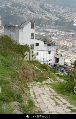 Blick von der Virgen del Panecillo auf Häuser, Quito, Ecuador Stockfoto