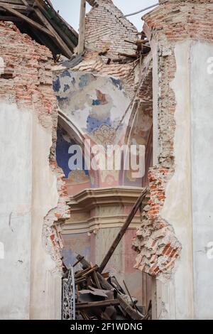 Folgen des gestrigen Erdbebens im Dorf Zazina. Ein starkes Erdbeben traf Kroatien gestern, das Epizentrum des Erdbebens der Stärke 6,2 Stockfoto