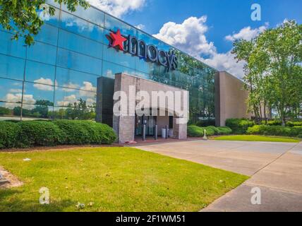 Gwinnett County, GA / USA - 05 25 20: Eingang von Macy's in der Gwinnett Place Mall in der Nähe Stockfoto
