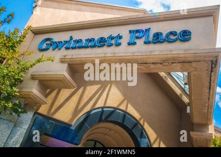 Gwinnett County, GA / USA - 05 25 20: Gwinnett Place Mall Schild am Eingang aus der Nähe Stockfoto