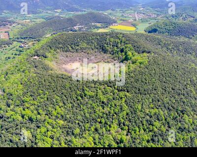 Der Vulkan Santa Margarida ist ein erloschener Vulkan im Comarca von Garrotxa, Katalonien, Spanien. Stockfoto