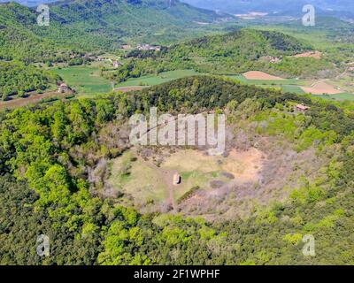 Der Vulkan Santa Margarida ist ein erloschener Vulkan im Comarca von Garrotxa, Katalonien, Spanien. Stockfoto