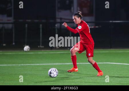 ENSCHEDE, NIEDERLANDE - MÄRZ 9: Rieke Dieckmann vom FC Twente beim Spiel Pure Energie Eredivisie Vrouwen zwischen FC Twente und Excelsior in Spor Stockfoto