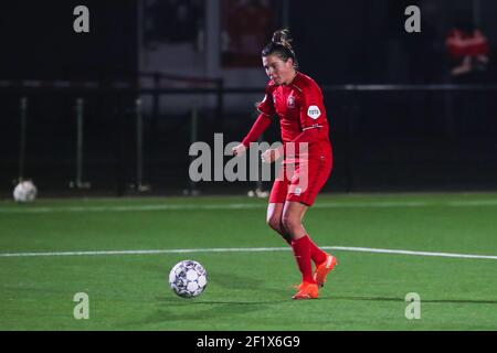 ENSCHEDE, NIEDERLANDE - MÄRZ 9: Rieke Dieckmann vom FC Twente beim Spiel Pure Energie Eredivisie Vrouwen zwischen FC Twente und Excelsior in Spor Stockfoto