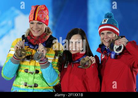 Ski Alpin Super G Podium der Damen auf dem Platz Medaillen während der XXII Olympischen Winterspiele Sotchi 2014, Tag 8, am 15. Februar 2014 in Sotschi, Russland. Fotopool KMSP / DPPIMaria Höfl-Riesch aus Deutschland, Silbermedaille, Anna Fenninger aus Österreich, Goldmedaille und Nicole Hospital aus Österreich, Bronzemedaille. Stockfoto