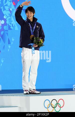 Eiskunstlauf Männer Single Skating Podium auf dem Platz Medaillen während der XXII Olympischen Winterspiele Sotchi 2014, Tag 8, am 15. Februar 2014 in Sotschi, Russland. Foto Pool KMSP / DPPIYuzuu Hanyu aus Japan, Goldmedaille Stockfoto