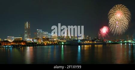 Minato Mirai Feuerwerk Stockfoto