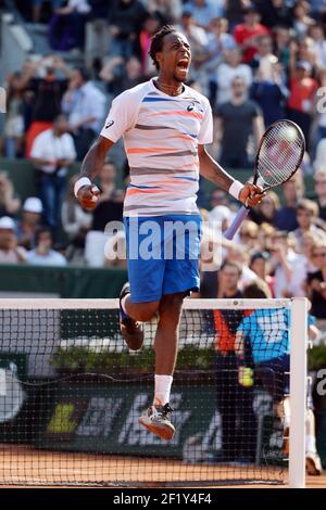 Gael Monfils aus Frankreich reagiert nach seinem Sieg bei den French Tennis Open im Roland Garros Stadion in Paris, Frankreich, am 31. Mai 2014 - Foto Philippe Millereau / KMSP / DPPI Stockfoto