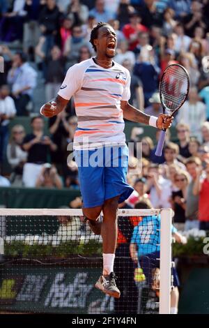 Gael Monfils aus Frankreich reagiert nach seinem Sieg bei den French Tennis Open im Roland Garros Stadion in Paris, Frankreich, am 31. Mai 2014 - Foto Philippe Millereau / KMSP / DPPI Stockfoto