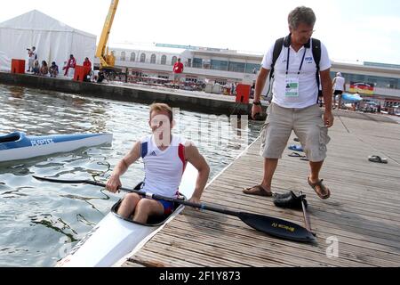 Gautier DELANNOY (FRA) und sein Trainer Jean-Christophe GONNEAU während der Paracanoe Sprint Weltmeisterschaft 2014 in Moskau, Russland, vom 6. Bis 10. August 2014. Foto Eddy Lemaistre / KMSP / DPPI Stockfoto