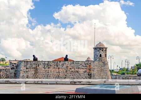 Havanna Kuba. 25. November 2020: Wand und Rohre in einem Teil des Schlosses von San Salvador de la Punta, historischen und touristischen Ort der Stadt Stockfoto