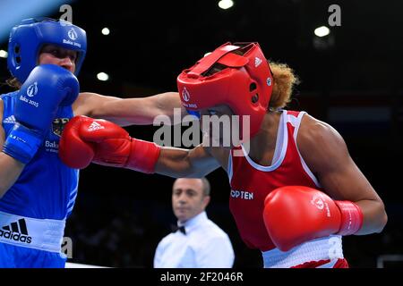 Estelle Mossy von Frankreich tritt im Boxing Women's Light (57-60kg) gegen Tasheena Bugar von Deutschland während der Europäischen Spiele 1st 2015 in Baku, Aserbaidschan, Tag 14, am 26. Juni 2015 - Foto Julien Crosnier / KMSP / DPPI Stockfoto