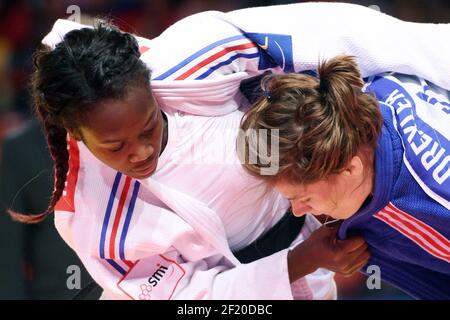 Clarisse Agbegnenou aus Frankreich tritt bei den Judo-Weltmeisterschaften 2015 in Astana, Kasachstan, am 27. August 2015 in der Kategorie Frauen -63kg an. Foto Philippe Millereau / KMSP / DPPI Stockfoto