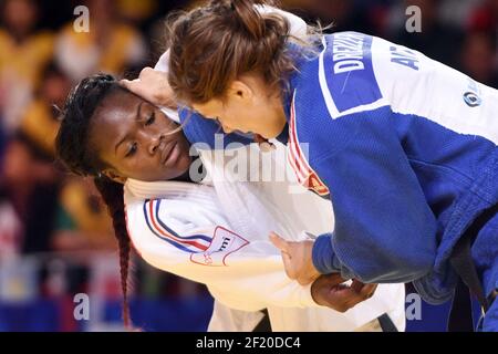 Clarisse Agbegnenou aus Frankreich tritt bei den Judo-Weltmeisterschaften 2015 in Astana, Kasachstan, am 27. August 2015 in der Kategorie Frauen -63kg an. Foto Philippe Millereau / KMSP / DPPI Stockfoto