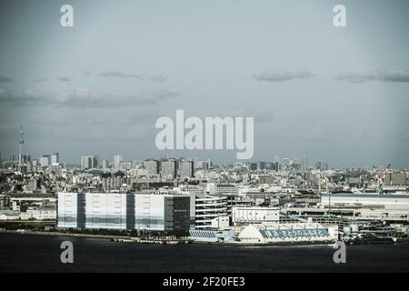 Yokohama Skyline sichtbar vom Marine Tower (monochrom) Stockfoto