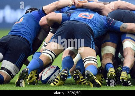 Französisch Scrum während der RBS 6 Nations 2016 Rugby Union Spiel zwischen Frankreich und Irland am 13. Februar 2016 im Stade de France in Paris, Frankreich - Foto Philippe Millereau / KMSP / DPPI Stockfoto