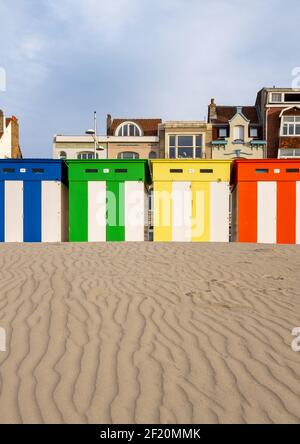 Strandhütten am Strand von Dünkirchen in Frankreich Stockfoto