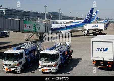 Tokio, Japan. März 2021, 10th. Nippon Airways (ANA) Flugzeuge werden am Tokyo International Airport, allgemein bekannt als Haneda Airport in Tokyo gesehen. Kredit: SOPA Images Limited/Alamy Live Nachrichten Stockfoto