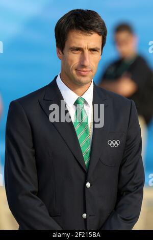 Tony Estanguet , IOC-Mitglied verleiht die Goldmedaille bei der französischen Denis Gargaud Kanuensalom, der Olympiasieger bei den Olympischen Spielen RIO 2016, Kanuslalom, am 9. August 2016 in Rio, Brasilien - Foto Eddy Lemaistre / KMSP / DPPI Stockfoto