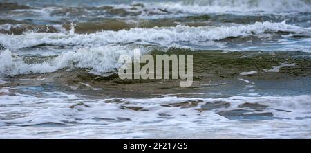 Blick auf die wellige Ostsee. Stockfoto