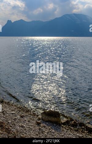 Ostküste des traunsees bei gmunden im oberen Teil österreichische Region salzkammergut Stockfoto