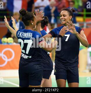 Spieler von Frankreich feiern den Sieg und die Qualifikation für das Finale während der Olympischen Spiele RIO 2016, Handball Frauen Halbfinale Niederlande gegen Frankreich, am 18. August 2016, in Rio, Brasilien - Foto Jean-Marie Hervio / KMSP / DPPI Stockfoto