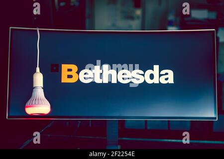 Monitor-Logo Bethesda Software-Haus Hersteller von Videospielen, berühmt für Elder Scrolls und Fallout Marken Stockfoto