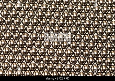 Große Anzahl von gleichmäßig verteilten Kugellagern Stockfoto