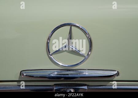 1972 W108 Mercedes 280SE Klassische deutsche Limousine, unrestauriert aus Südafrika Stockfoto