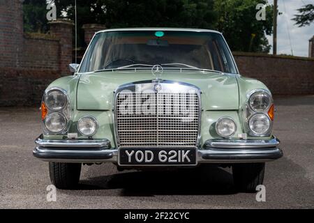 1972 W108 Mercedes 280SE Klassische deutsche Limousine, unrestauriert aus Südafrika Stockfoto