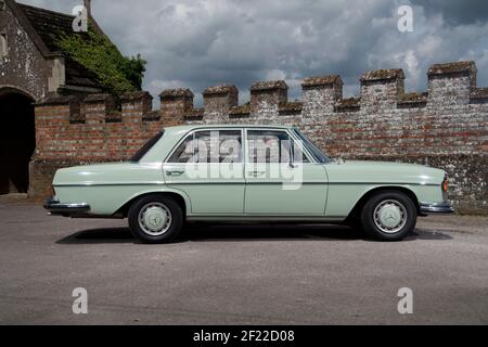 1972 W108 Mercedes 280SE Klassische deutsche Limousine, unrestauriert aus Südafrika Stockfoto
