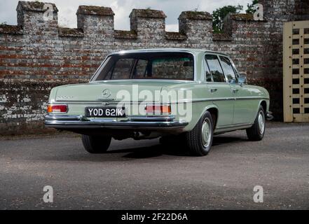 1972 W108 Mercedes 280SE Klassische deutsche Limousine, unrestauriert aus Südafrika Stockfoto