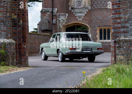 1972 W108 Mercedes 280SE Klassische deutsche Limousine, unrestauriert aus Südafrika Stockfoto