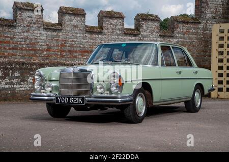 1972 W108 Mercedes 280SE Klassische deutsche Limousine, unrestauriert aus Südafrika Stockfoto