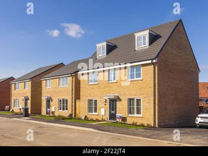 Neubau Häuser in der neuen Stortford Fields Wohnsiedlung in Bishop's Stortford, Hertfordshire. VEREINIGTES KÖNIGREICH Stockfoto