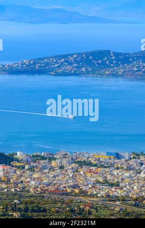 Blick auf die Stadt Volos vom Pelion-Berg, Griechenland Stockfoto