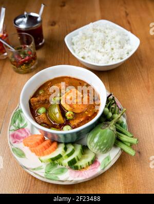 101 Thai Kitchen Pic Shows: Gesalzene Fischeingeweide Curry Stockfoto