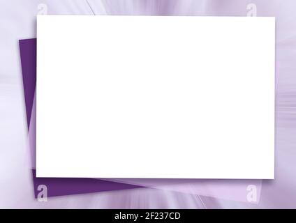 Weißes Textfeld auf verschwommenem abstrakten Hintergrund. Violetter Mockup-Rahmen, weicher hellvioletter Farbverlauf. Vorlage für Einladung, Grußkarte, Postkarte, Scra Stockfoto