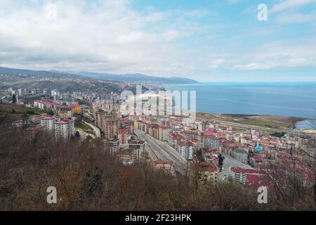 Der Blick von der Spitze der Beşirli Nachbarschaft, das neue Wohngebiet der Provinz ​​the trabzon, am 26. März 2021 Stockfoto