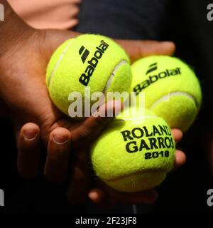 Illustration von Tennisbällen während des Halbfinales der Roland Garros French Tennis Open 2018, Tag 13, am 8. Juni 2018, im Roland Garros Stadion in Paris, Frankreich - Foto Philippe Millereau / KMSP / DPPI Stockfoto