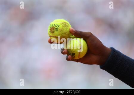 Illustration von Tennisbällen während des Halbfinales der Roland Garros French Tennis Open 2018, Tag 13, am 8. Juni 2018, im Roland Garros Stadion in Paris, Frankreich - Foto Philippe Millereau / KMSP / DPPI Stockfoto