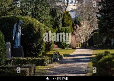 Garnison Friedhof (Dänisch: Garnisons Kirkegård) ist ein Friedhof in Kopenhagen, Dänemark. Es wurde 1671 eingeweiht Stockfoto