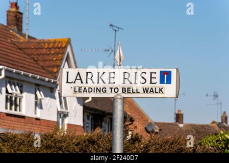 Larke Rise Straßenschild in Southend on Sea, Essex, Großbritannien. Zum Bell Walk. Wohngebiet Stockfoto