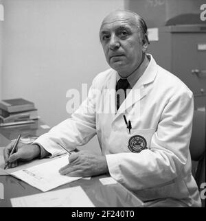 Dr. Stephen V. Kishev, Asheville, Veterans Administration Hospital, Oteen-North Carolina, USA, Januar 1977 Stockfoto